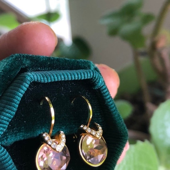 Gorgeous gold plated Bella earrings with Swarovski elements - not swan stamped - Picture 7 of 7